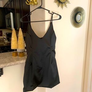 Laura’s Boutique Selena Dress in BLACK SIZE MEDIUM